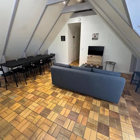 Apartman 20min & 10 Guests & Pool Option *