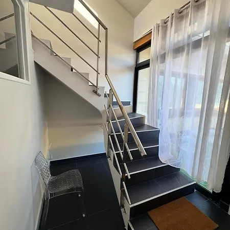 20min & 10 Guests & Pool Option Apartman